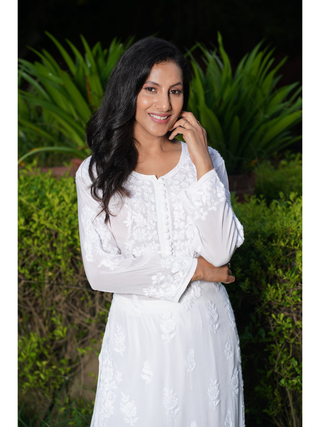 Saadgi hand embroidered chikankari pure crape white kurta set
