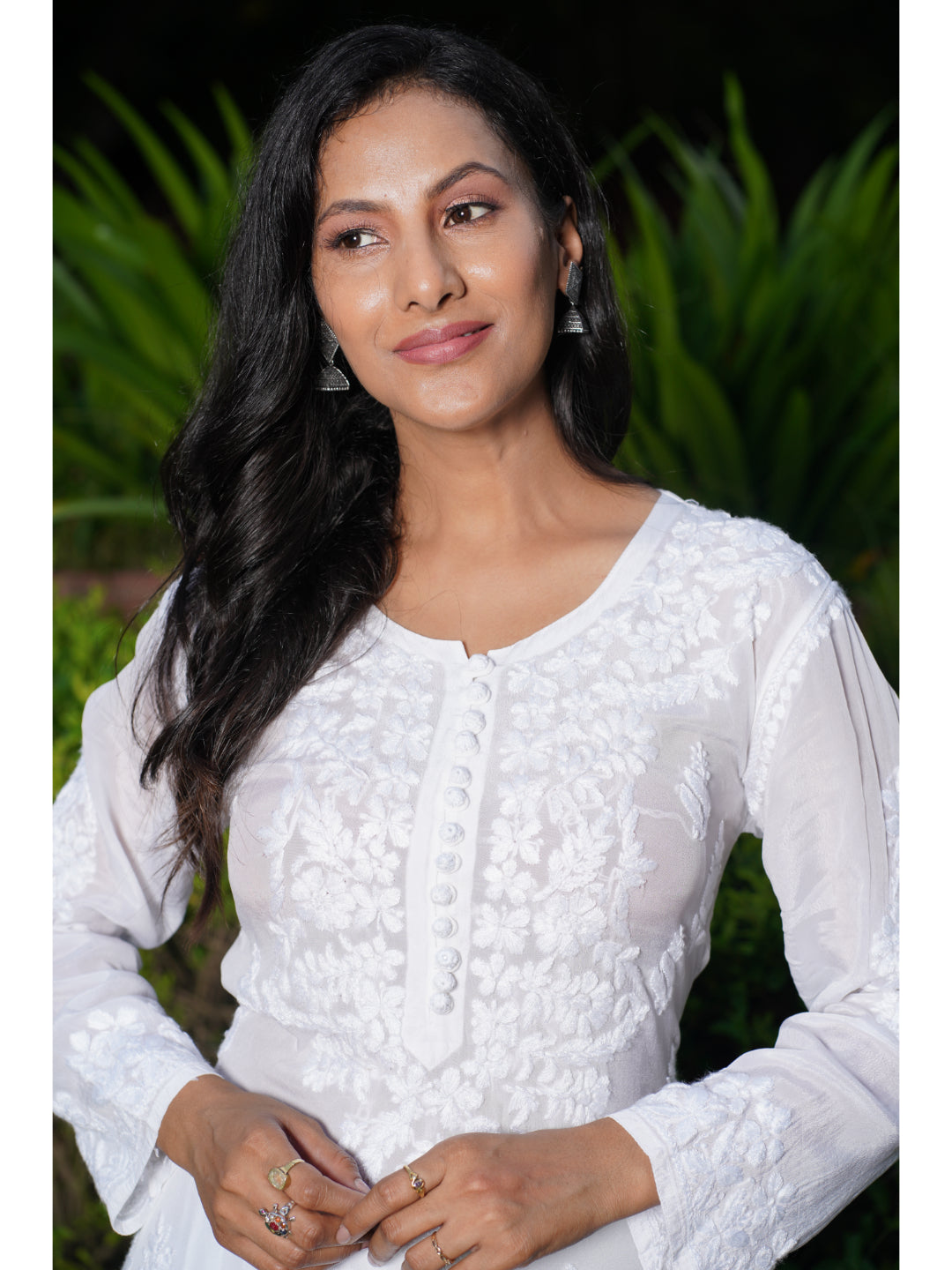 Saadgi hand embroidered chikankari pure crape white kurta set