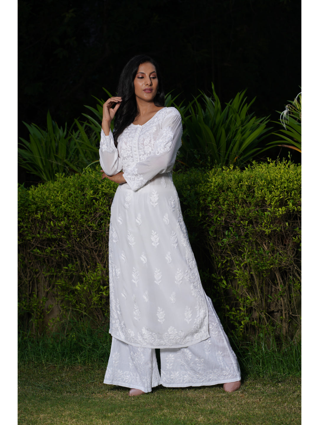 Saadgi hand embroidered chikankari pure crape white kurta set