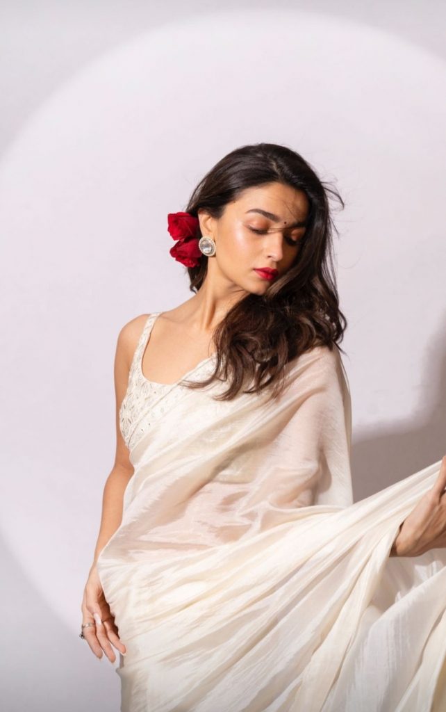organza sarees, designed by saadgi , alia bhatt inspired saree,party wear sarees, organza sarees, chicken, chickenkari, chicken saree, lucknowi chikankari saree, saree 